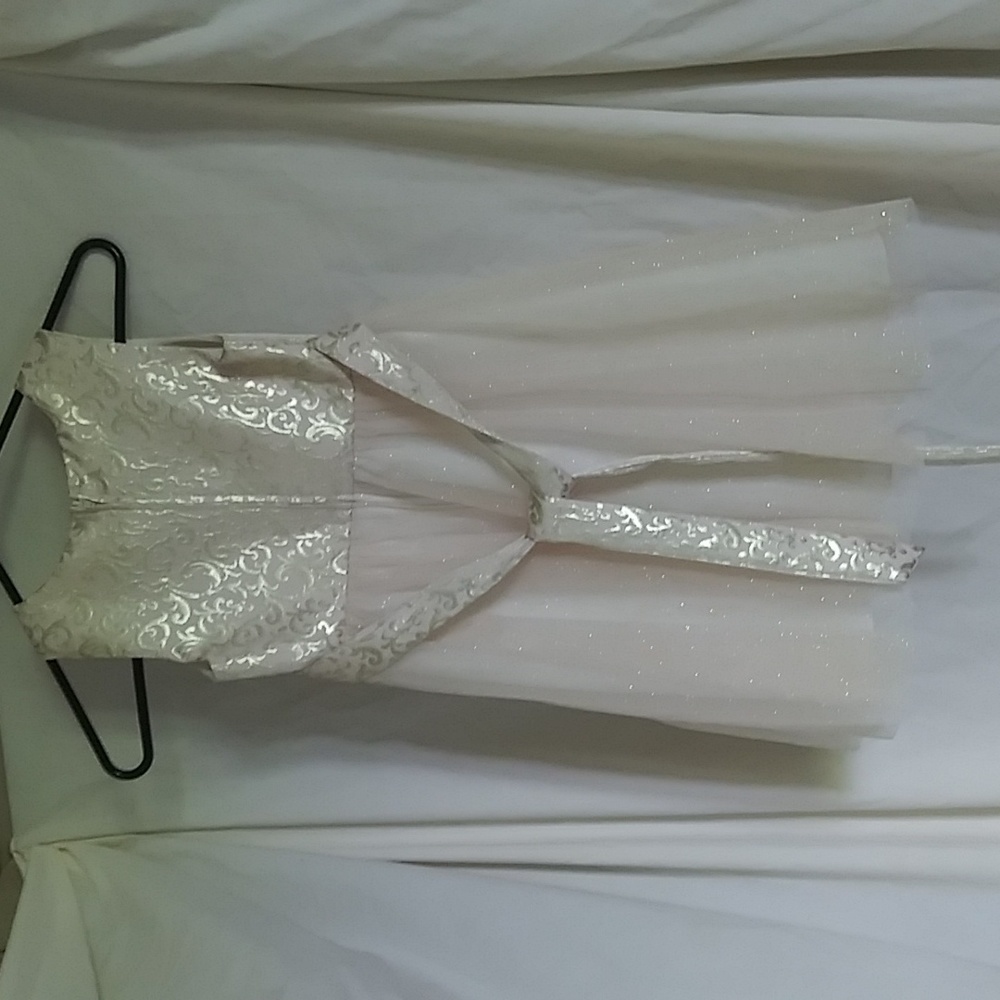 Dress - Picture 4 of 8